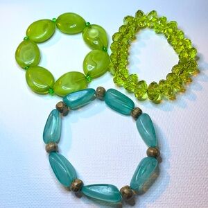 Set of 3 beautiful vintage acrylic bracelet